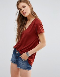 Футболка с V-образным вырезом Free People - Красный