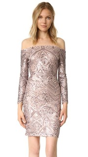 Платье с открытыми плечами и декоративной отделкой Bcbgmaxazria