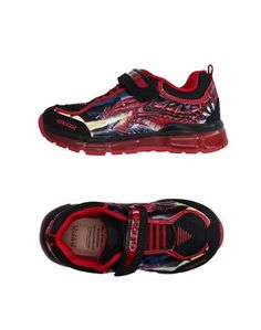Низкие кеды и кроссовки Geox
