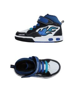 Низкие кеды и кроссовки Geox