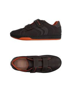 Низкие кеды и кроссовки Geox
