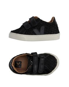 Низкие кеды и кроссовки Veja