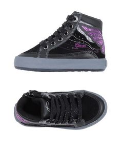 Низкие кеды и кроссовки Geox