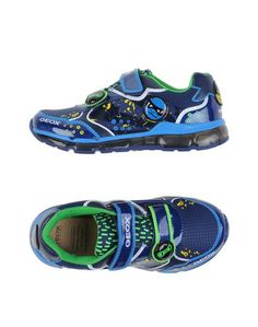 Низкие кеды и кроссовки Geox