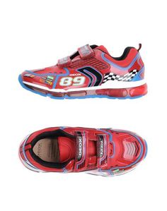 Низкие кеды и кроссовки Geox