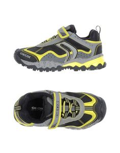 Низкие кеды и кроссовки Geox