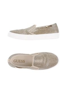 Низкие кеды и кроссовки Guess