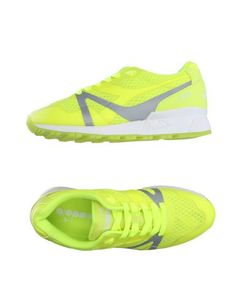 Низкие кеды и кроссовки Diadora