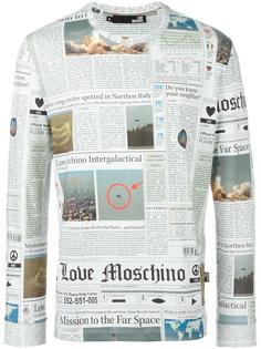 топ с принтом газет Love Moschino