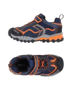 Низкие кеды и кроссовки Geox