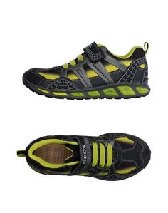 Низкие кеды и кроссовки Geox