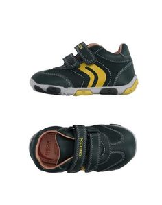 Низкие кеды и кроссовки Geox