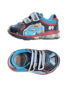 Низкие кеды и кроссовки Geox