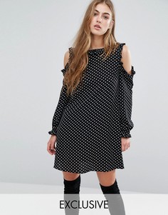 Цельнокройное платье в горошек с оборкой Missguided - Черный