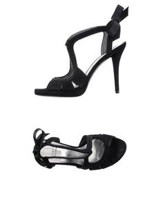 Сандалии Stuart Weitzman