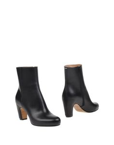 Полусапоги и высокие ботинки Maison Margiela 22