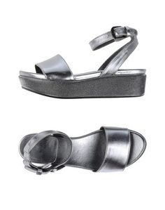 Сандалии Stuart Weitzman