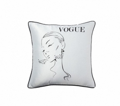Подушка с надписью "Vogue" DG