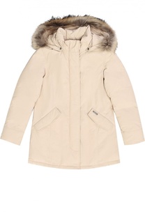 Пуховик с меховой отделкой капюшона Woolrich