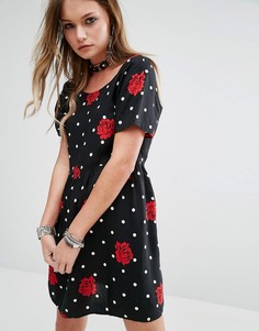 Motel Deep V Smock Dress In Floral Spot With Lace Up Detail - Черный