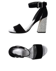 Сандалии Stuart Weitzman