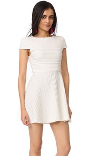 Платье-трапеция Shane с короткими рукавами Alice + Olivia