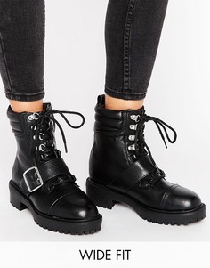 Байкерские ботинки в стиле 90-х для широкой стопы с пряжками New Look - Черный
