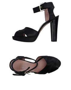 Сандалии Stuart Weitzman