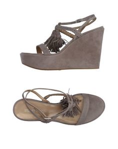 Сандалии Stuart Weitzman