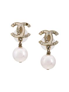pearl logo earrings  Chanel Vintage