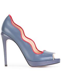 Waves pumps Fendi