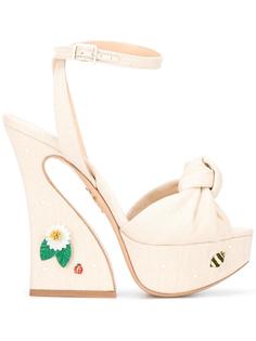 босоножки Vreeland с цветочной отделкой Charlotte Olympia