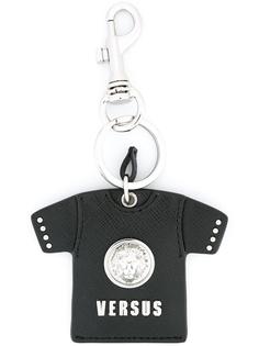 T-shirt keyring Versus