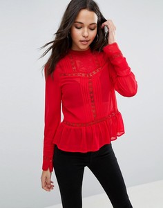 Блузка с высоким воротом и кружевными вставками ASOS - Красный