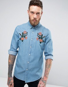 Джинсовая ковбойская рубашка классического кроя с цветочной вышивкой ASOS - Синий