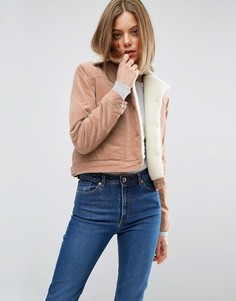 Розовая укороченная бархатистая куртка с воротником из искусственного меха ASOS - Розовый