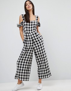 Комбинезон в клеточку с вырезами на плечах ASOS - Черный