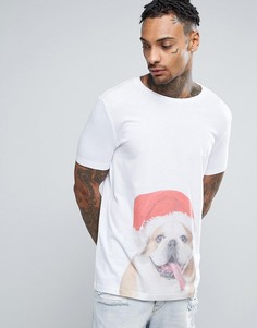 Новогодняя футболка удлиненного кроя с бульдогом в шапке Деда Мороза ASOS - Белый
