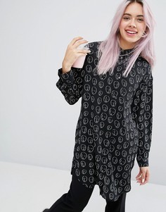 Рубашка с принтом в виде лиц Monki - Черный