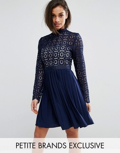 Платье мини с плиссированной юбкой и кружевным топом Little Mistress Petite - Темно-синий