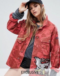 Куртка в стиле милитари с нашивками Reclaimed Vintage - Красный