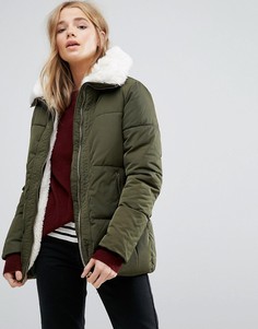 Дутая куртка с подкладкой из искусственного меха New Look - Зеленый