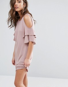 Свободное платье с открытыми плечами и оборками Miss Selfridge - Розовый
