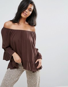 Minimum Off The Shoulder Floaty Bardot Top - Коричневый
