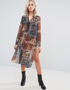 Платье-рубашка с платочным принтом QED London - Красный