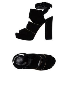 Сандалии Stuart Weitzman