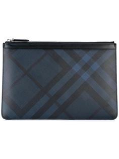 клатч в клетку Burberry