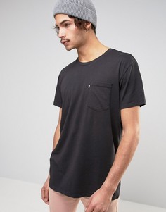 Черная длинная футболка с карманом Levis Line 8 - Черный