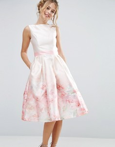 Атласное платье миди 2 в 1 с принтом Chi Chi London - Розовый