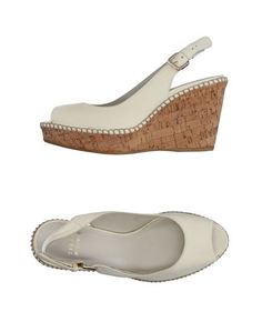 Сандалии Stuart Weitzman